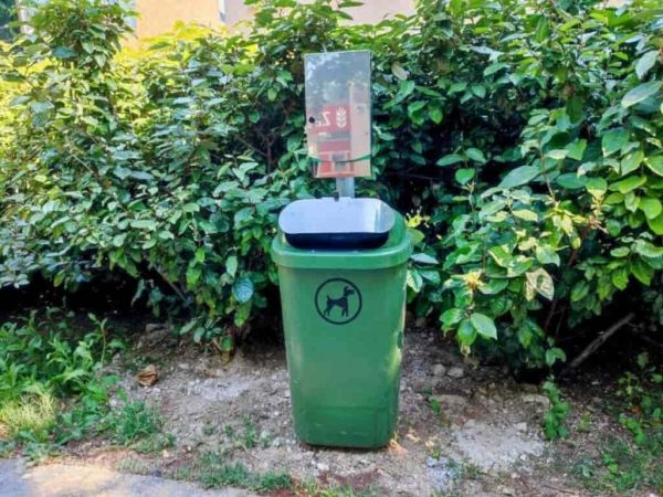 Mostar dobio korpe za pseće kakice