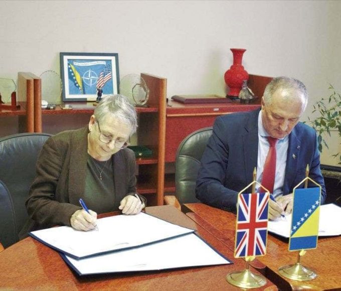 Potpisan Protokol o zbrinjavanju pasa lutalica na lokacijama OS BiH