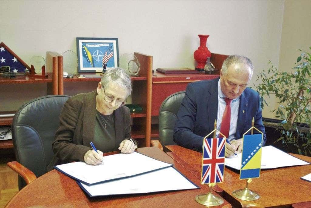 Potpisan Protokol o zbrinjavanju pasa lutalica na lokacijama OS BiH