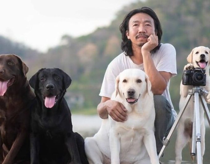 Muškarac s Tajlanda se proslavio objavljujući snimke pustolovina sa svojim ljubimcima